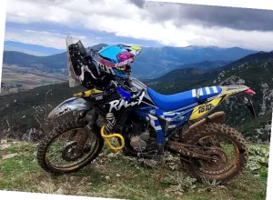 Voge 300 Rally: Tu Kit de Supervivencia Esencial (12 Herramientas que Caben Bajo el Asiento)